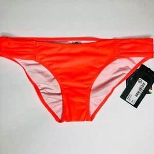 NWT ROXVOLLEYBALL Roxette Solid Bikini Bottoms